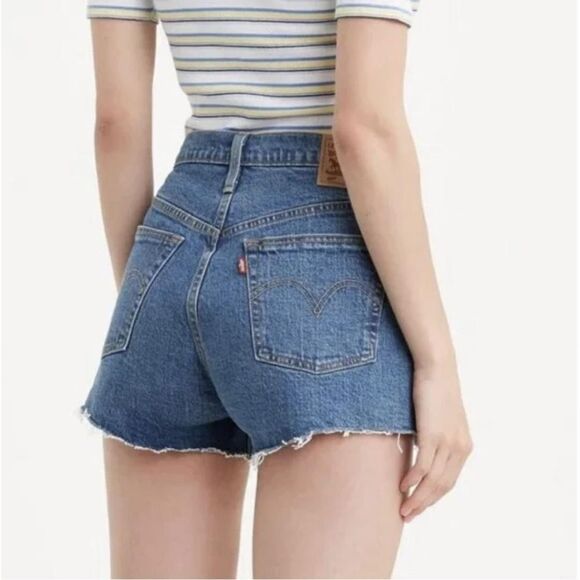 Levi's 501 Shorts - Picture 2 of 10